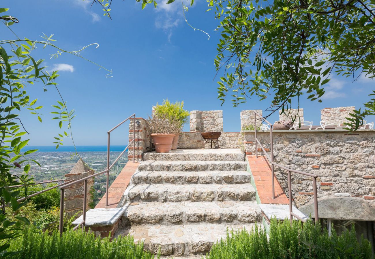Villa in Camaiore - Villa with heated pool and amazing view, Camaiore