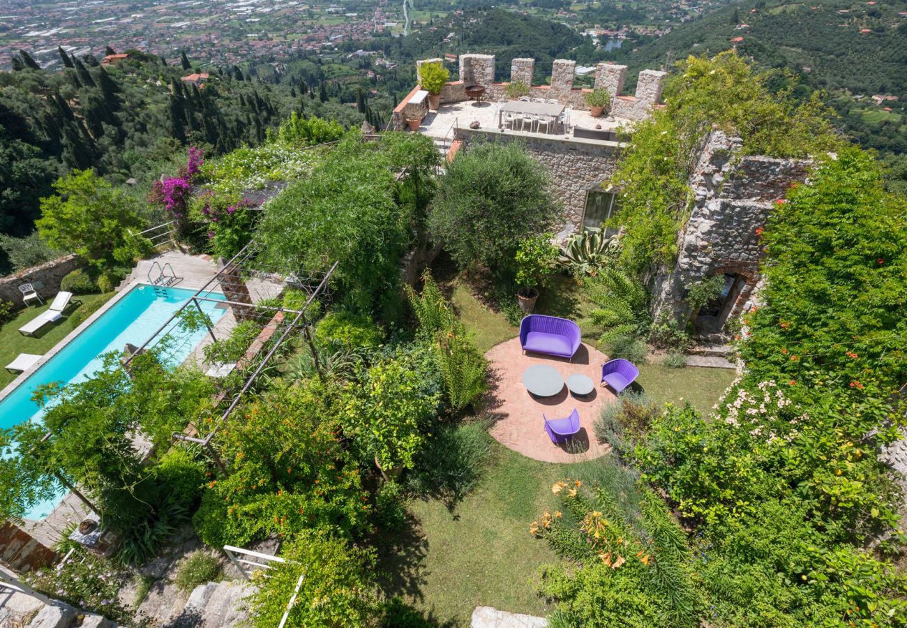 Villa in Camaiore - Villa with heated pool and amazing view, Camaiore
