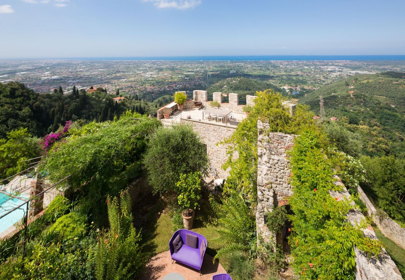 Villa in Camaiore - Villa with heated pool and amazing view, Camaiore