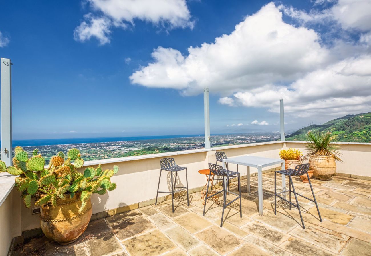 Villa in Camaiore - Villa with heated pool and amazing view, Camaiore