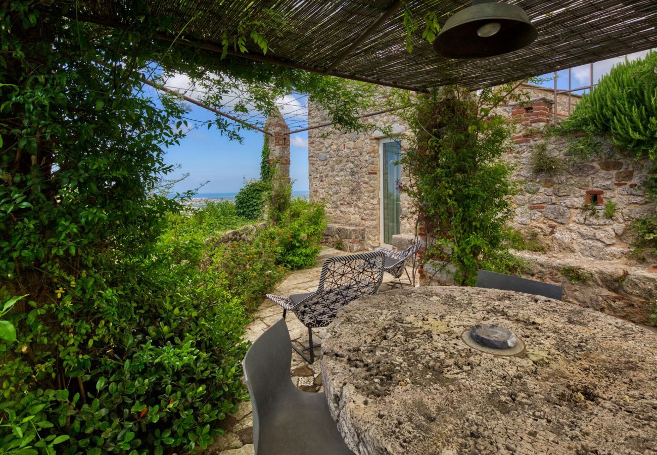 Villa in Camaiore - Villa with heated pool and amazing view, Camaiore
