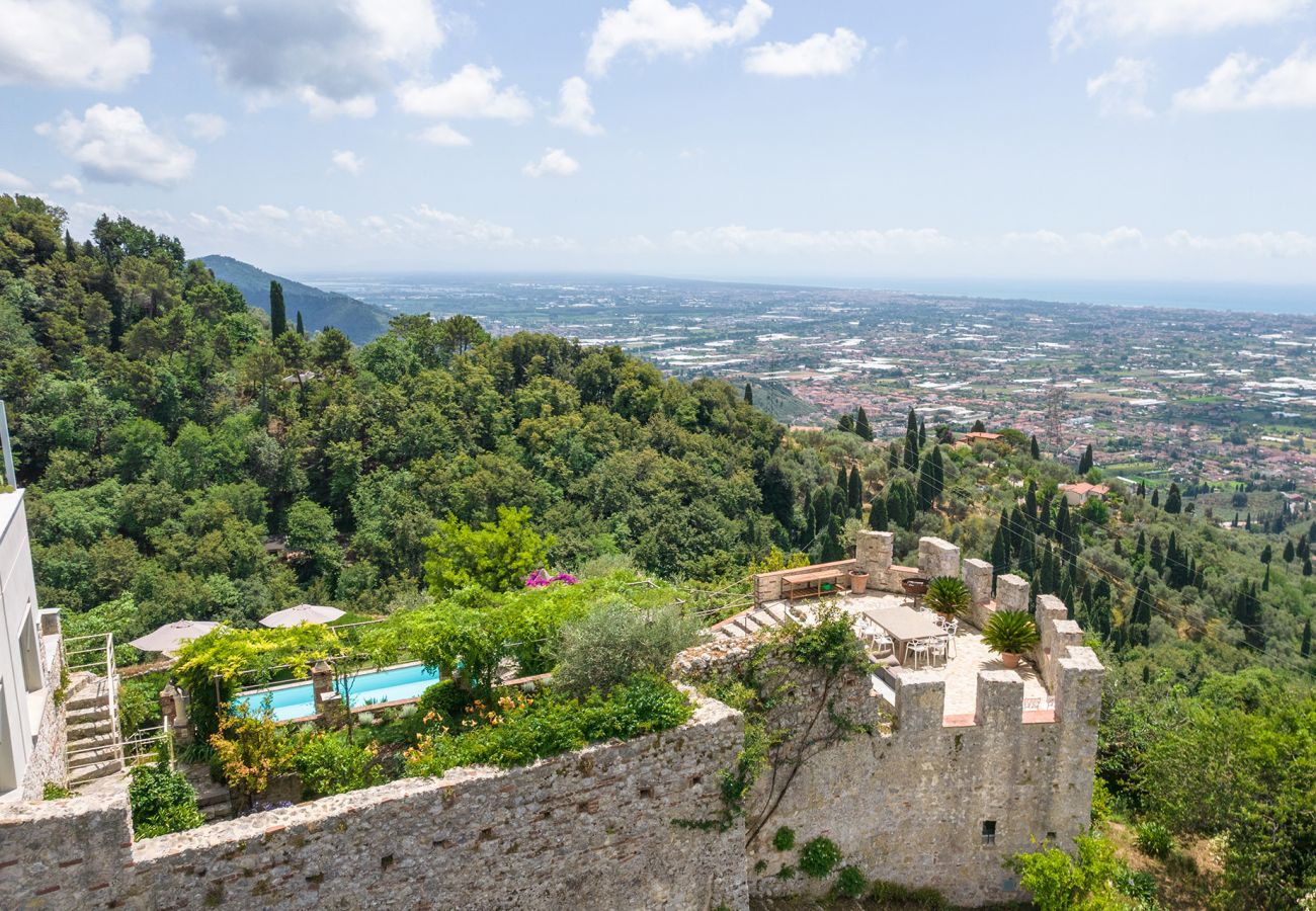 Villa in Camaiore - Villa with heated pool and amazing view, Camaiore