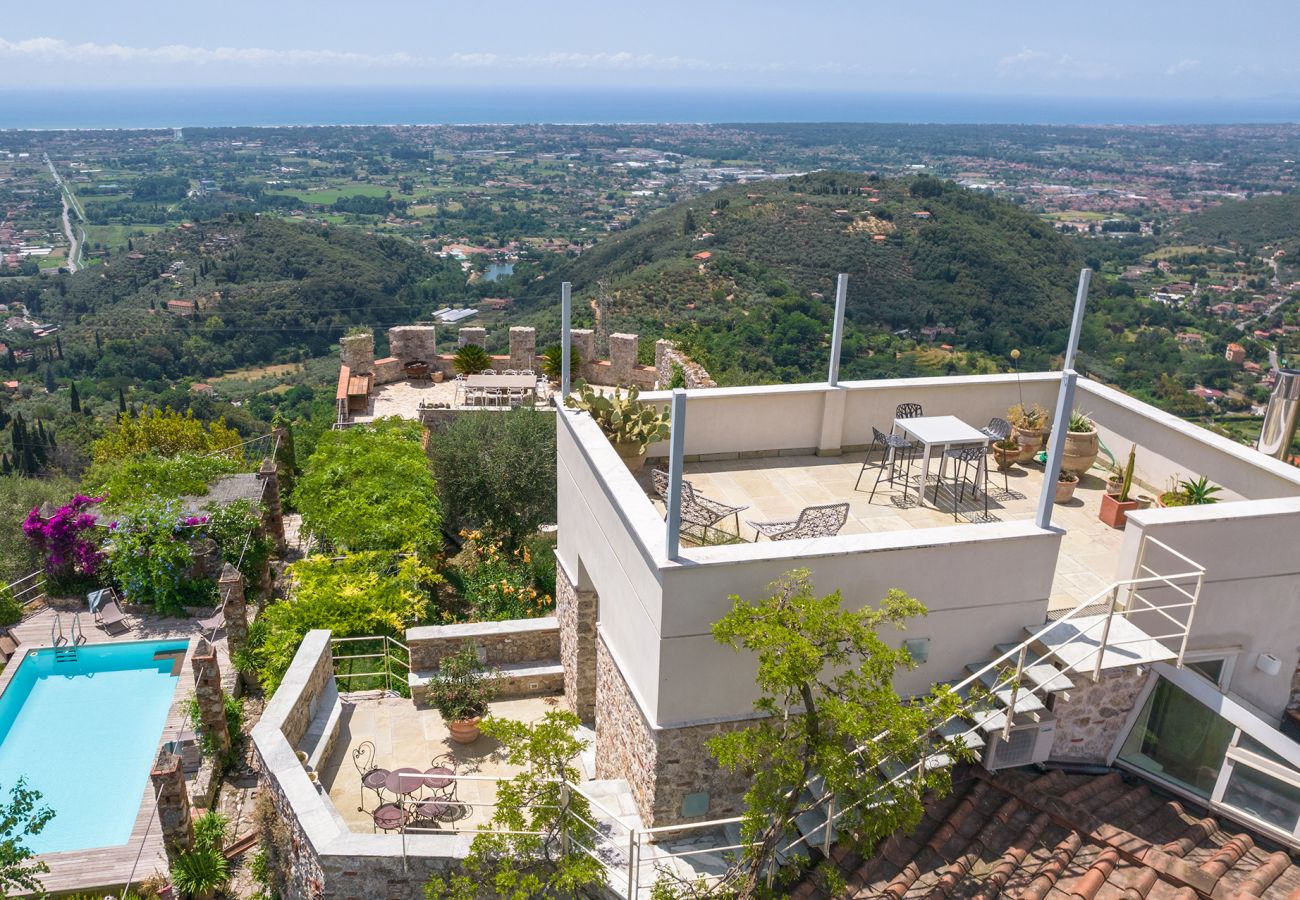 Villa in Camaiore - Villa with heated pool and amazing view, Camaiore