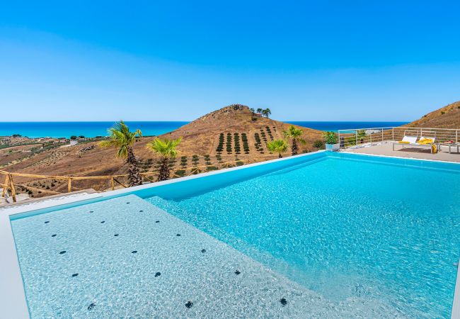 Villa in Montallegro - Luxury villa with pool, sea view, Bovo Marina, Sicily Villa in Montallegro - Luxury villa with pool, sea view, Bovo Marina, Sicily