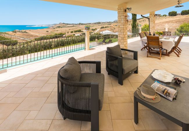 Villa in Montallegro - Pool villa close to a beautiful sandy beach, Bovo Marina, Sicily Villa in Montallegro - Pool villa close to a beautiful sandy beach, Bovo Marina, Sicily