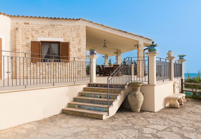 Villa in Montallegro - Pool villa close to a beautiful sandy beach, Bovo Marina, Sicily Villa in Montallegro - Pool villa close to a beautiful sandy beach, Bovo Marina, Sicily