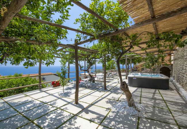 House in Praiano - Casa Il Riccio - House with garden and breathtaking view House in Praiano - Casa Il Riccio - House with garden and breathtaking view