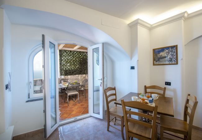 House in Praiano - Casa Il Riccio - House with garden and breathtaking view House in Praiano - Casa Il Riccio - House with garden and breathtaking view