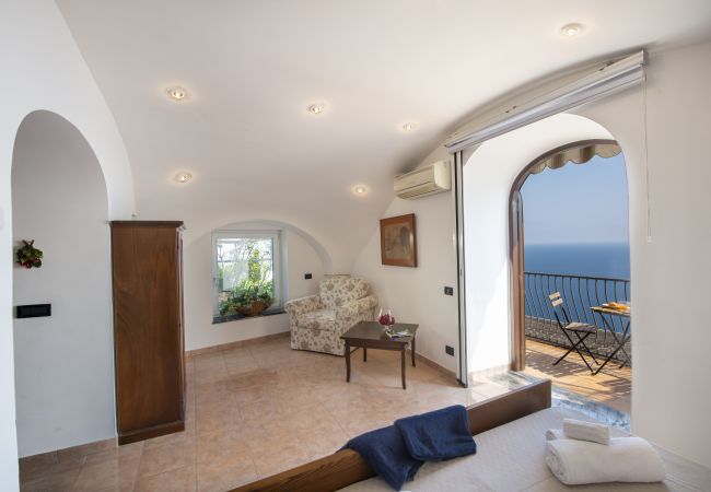 House in Praiano - Casa Il Riccio - House with garden and breathtaking view House in Praiano - Casa Il Riccio - House with garden and breathtaking view