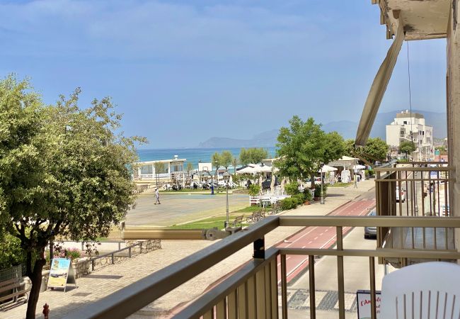  in Sperlonga - Apartment on the sea with sea view