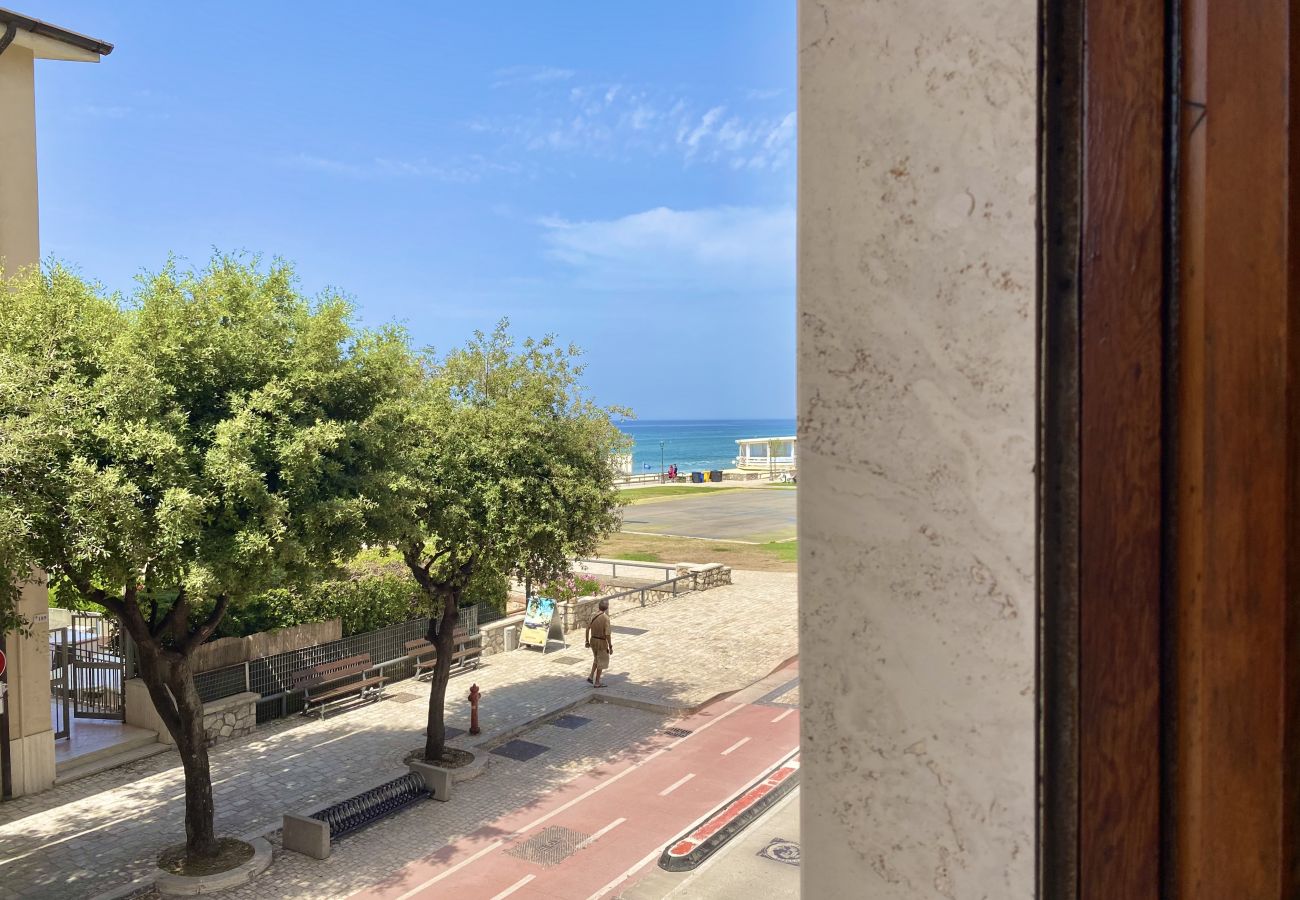 Apartment in Sperlonga - Apartment on the sea with sea view
