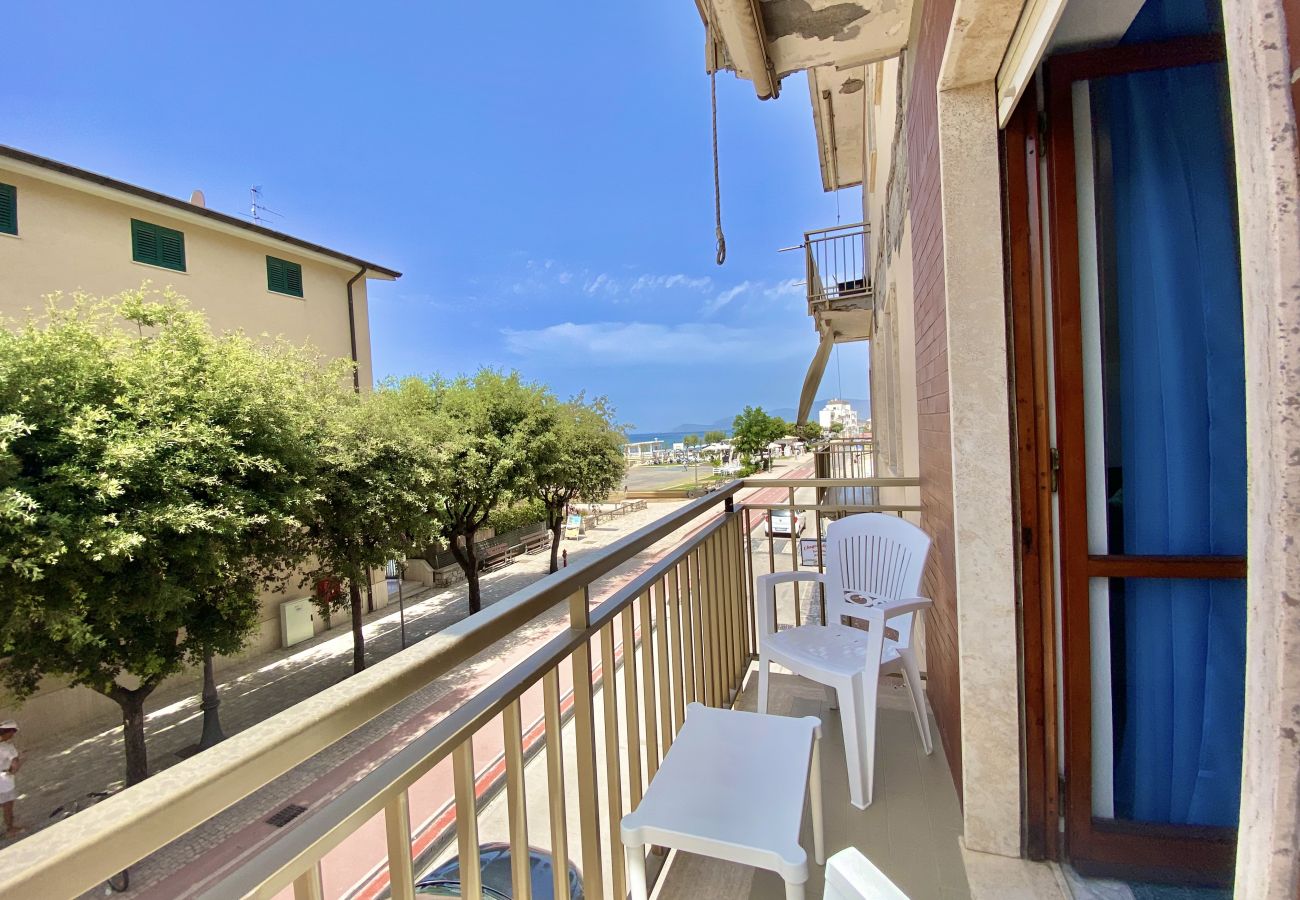 Apartment in Sperlonga - Apartment on the sea with sea view