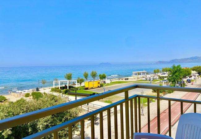  in Sperlonga - Seaside apartment with sea view