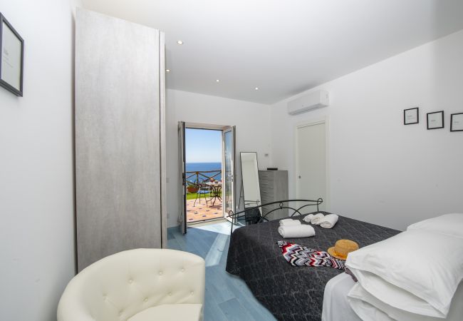 House in Praiano - Villa Euriclea - Mediterranean elegance in the heart of Praiano House in Praiano - Villa Euriclea - Mediterranean elegance in the heart of Praiano