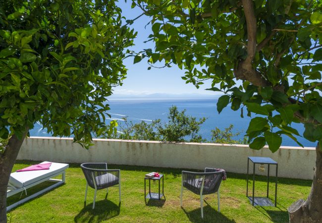 House in Praiano - Villa Euriclea - Mediterranean elegance in the heart of Praiano House in Praiano - Villa Euriclea - Mediterranean elegance in the heart of Praiano