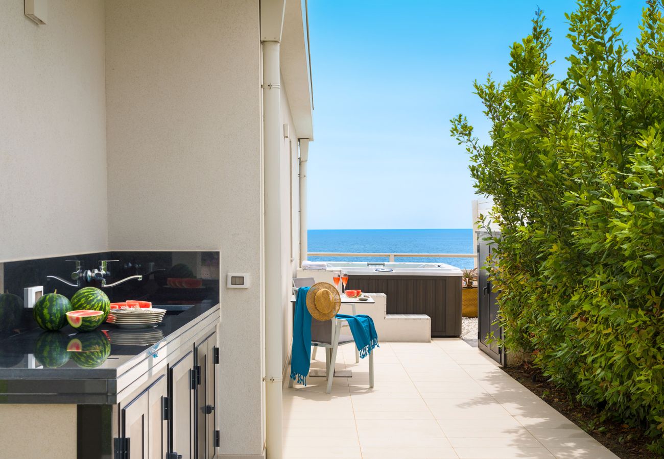 Villa in Noto - Villa with jacuzzi and sea view in Lido di Noto, Sicily