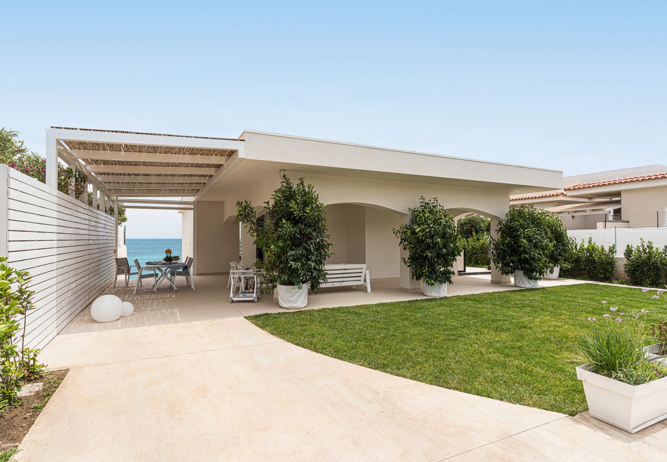 Villa in Noto - Villa with jacuzzi and sea view in Lido di Noto, Sicily