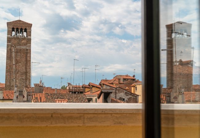 Apartment in Santa Croce - Bright Apartment on Venetian Roofs R&R Apartment in Santa Croce - Bright Apartment on Venetian Roofs R&R