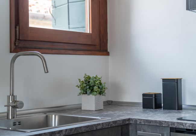 Apartment in Santa Croce - Bright Apartment on Venetian Roofs R&R Apartment in Santa Croce - Bright Apartment on Venetian Roofs R&R