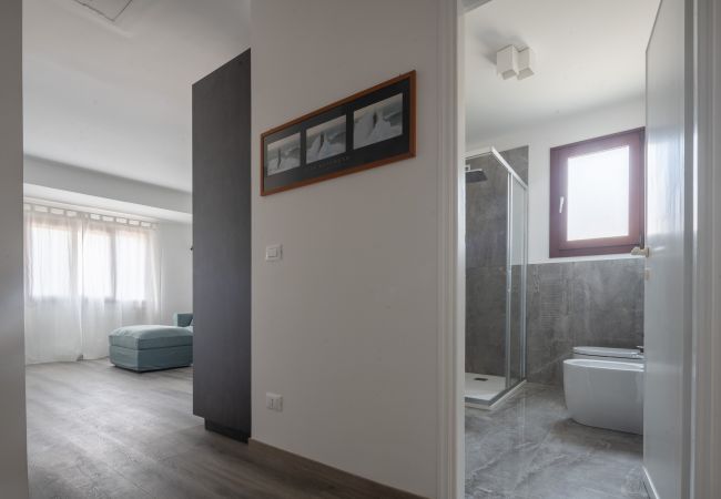 Apartment in Santa Croce - Bright Apartment on Venetian Roofs R&R Apartment in Santa Croce - Bright Apartment on Venetian Roofs R&R