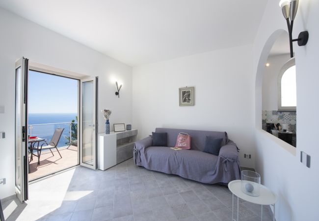Villa in Praiano - Villa Ecuba - Villa for groups in a strategic position Villa in Praiano - Villa Ecuba - Villa for groups in a strategic position