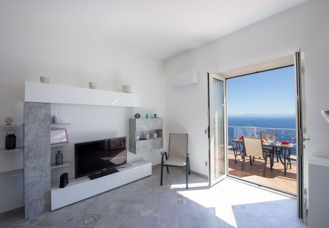 Villa in Praiano - Villa Ecuba - Villa for groups in a strategic position Villa in Praiano - Villa Ecuba - Villa for groups in a strategic position