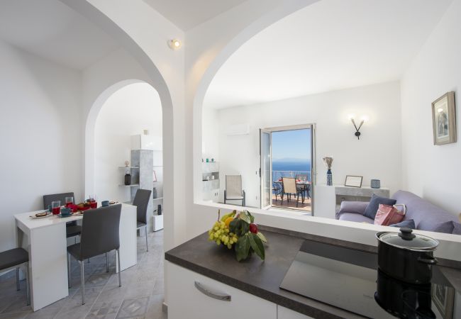 Villa in Praiano - Villa Ecuba - Villa for groups in a strategic position Villa in Praiano - Villa Ecuba - Villa for groups in a strategic position