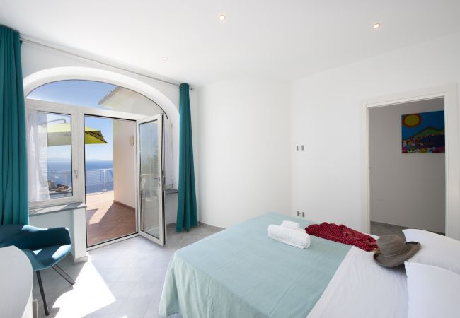 Villa in Praiano - Villa Ecuba - Villa for groups in a strategic position Villa in Praiano - Villa Ecuba - Villa for groups in a strategic position