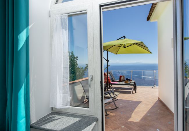 Villa in Praiano - Villa Ecuba - Villa for groups in a strategic position Villa in Praiano - Villa Ecuba - Villa for groups in a strategic position