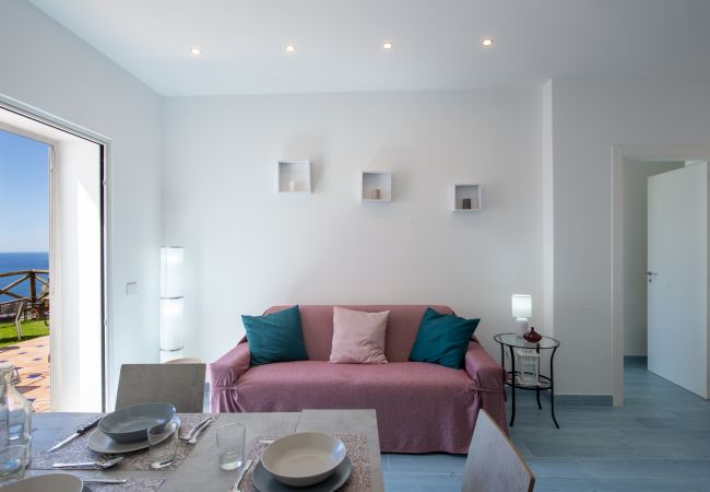 Villa in Praiano - Villa Ecuba - Villa for groups in a strategic position Villa in Praiano - Villa Ecuba - Villa for groups in a strategic position