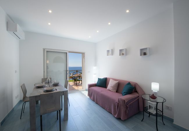 Villa in Praiano - Villa Ecuba - Villa for groups in a strategic position Villa in Praiano - Villa Ecuba - Villa for groups in a strategic position