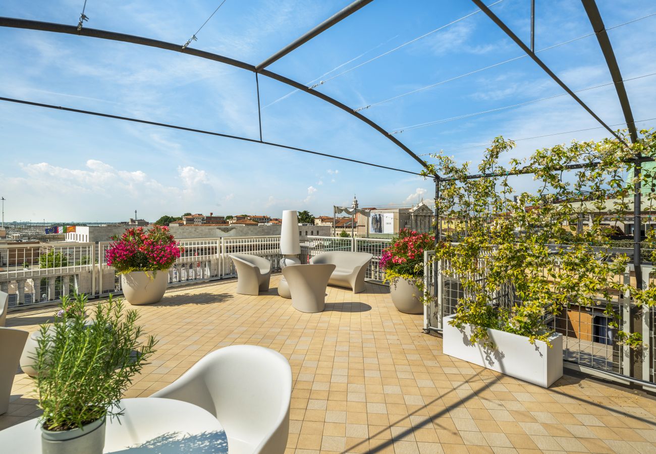 Apartment in Venice - Venetian Palace Mauve Apartment R&R