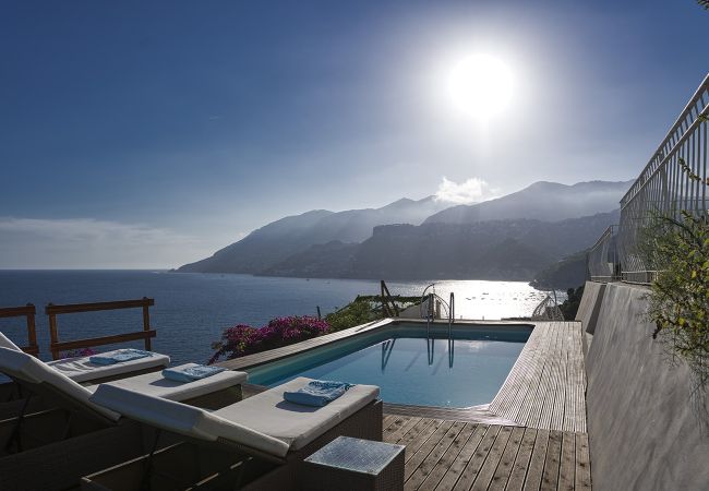Villa in Maiori - Luxury Villa Vittoria- Villa with garden, swimming pool and jacuzzi overlooking the sea Villa in Maiori - Luxury Villa Vittoria- Villa with garden, swimming pool and jacuzzi overlooking the sea