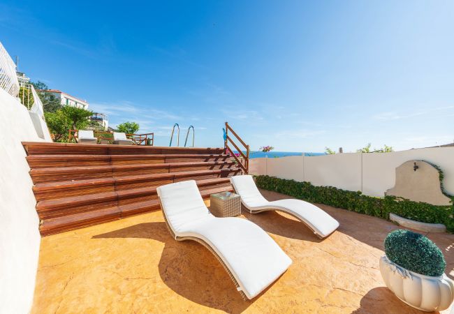 Villa in Maiori - Luxury Villa Vittoria- Villa with garden, swimming pool and jacuzzi overlooking the sea Villa in Maiori - Luxury Villa Vittoria- Villa with garden, swimming pool and jacuzzi overlooking the sea