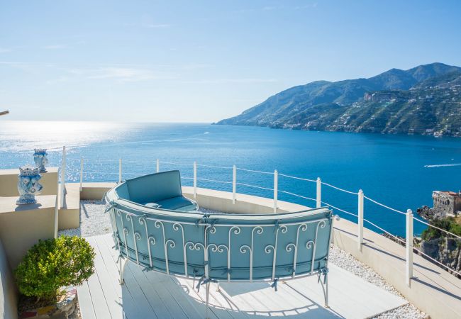 Villa in Maiori - Luxury Villa Vittoria- Villa with garden, swimming pool and jacuzzi overlooking the sea Villa in Maiori - Luxury Villa Vittoria- Villa with garden, swimming pool and jacuzzi overlooking the sea