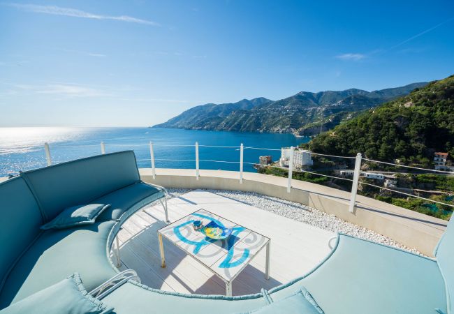 Villa in Maiori - Luxury Villa Vittoria- Villa with garden, swimming pool and jacuzzi overlooking the sea