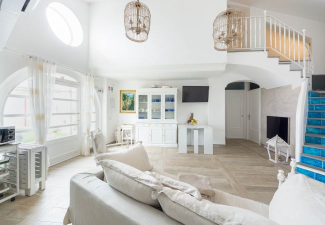 Villa in Maiori - Luxury Villa Vittoria- Villa with garden, swimming pool and jacuzzi overlooking the sea Villa in Maiori - Luxury Villa Vittoria- Villa with garden, swimming pool and jacuzzi overlooking the sea