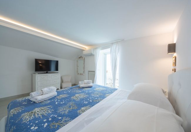 Villa in Maiori - Luxury Villa Vittoria- Villa with garden, swimming pool and jacuzzi overlooking the sea Villa in Maiori - Luxury Villa Vittoria- Villa with garden, swimming pool and jacuzzi overlooking the sea