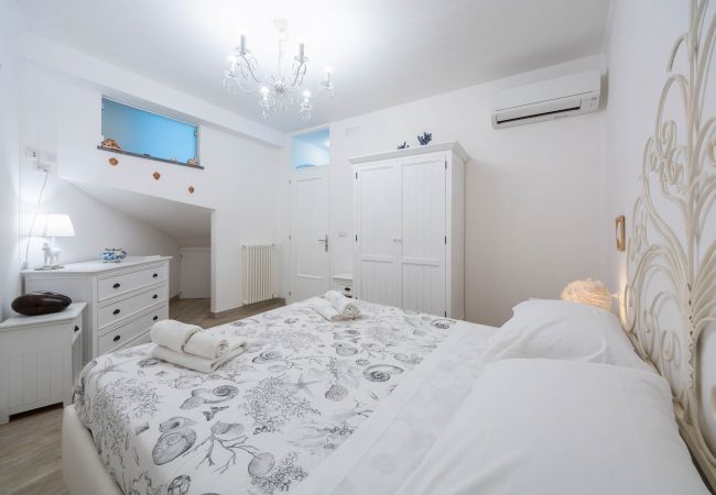 Villa in Maiori - Luxury Villa Vittoria- Villa with garden, swimming pool and jacuzzi overlooking the sea Villa in Maiori - Luxury Villa Vittoria- Villa with garden, swimming pool and jacuzzi overlooking the sea