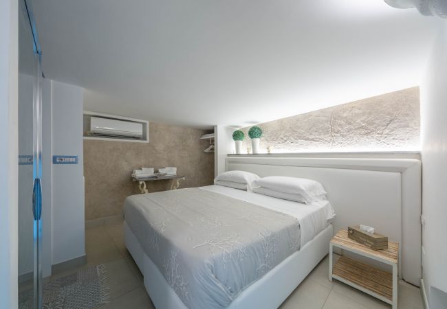 Villa in Maiori - Luxury Villa Vittoria- Villa with garden, swimming pool and jacuzzi overlooking the sea Villa in Maiori - Luxury Villa Vittoria- Villa with garden, swimming pool and jacuzzi overlooking the sea