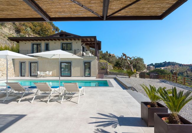 Villa in Savoca - Luxury villa with pool few km away from Taormina Villa in Savoca - Luxury villa with pool few km away from Taormina