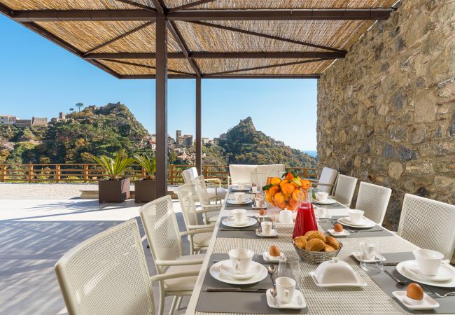 Villa in Savoca - Luxury villa with pool few km away from Taormina Villa in Savoca - Luxury villa with pool few km away from Taormina
