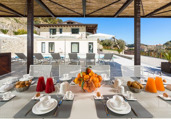 Villa in Savoca - Luxury villa with pool few km away from Taormina Villa in Savoca - Luxury villa with pool few km away from Taormina