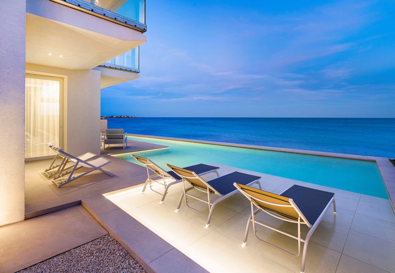 Villa in Noto - Luxury sea front villa with pool, Lido di Noto, Sicily