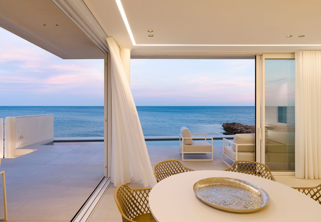 Villa in Noto - Luxury sea front villa with pool, Lido di Noto, Sicily