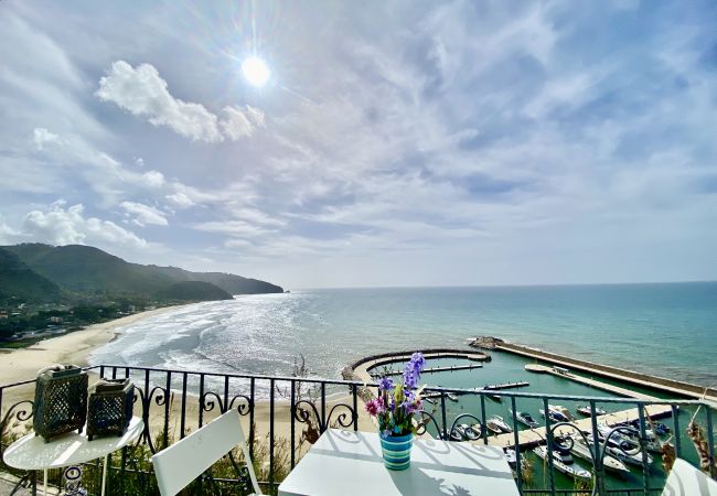  in Sperlonga - Nice apartment with stunning views