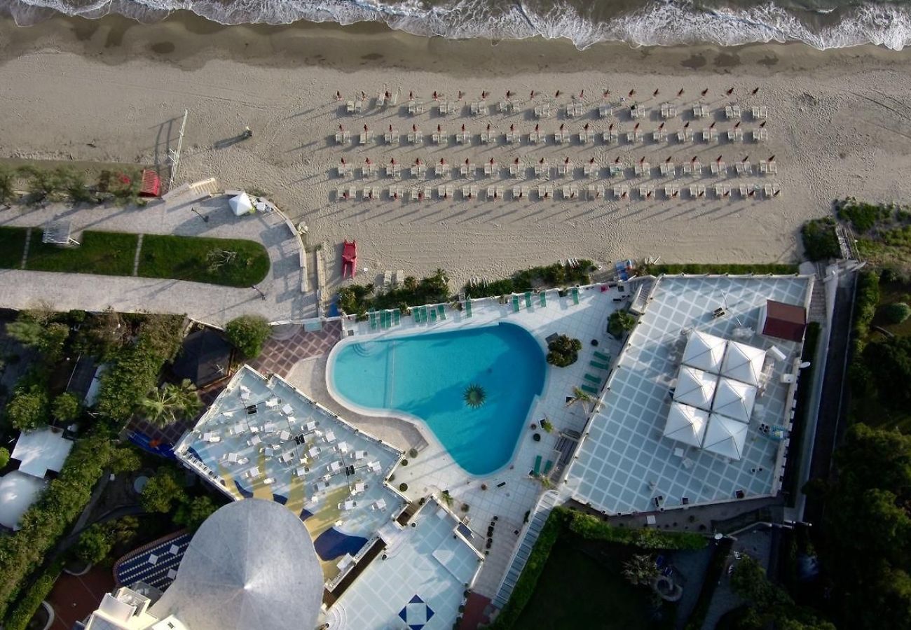 Apartment in Sperlonga - Bright apartment a stone's throw from the sea