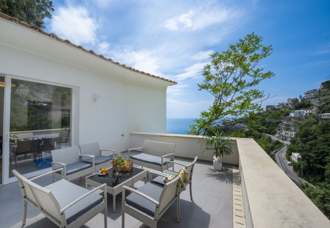 Villa in Amalfi - Villa Donna Rachele - Sea view Jacuzzi and Free Parking Villa in Amalfi - Villa Donna Rachele - Sea view Jacuzzi and Free Parking