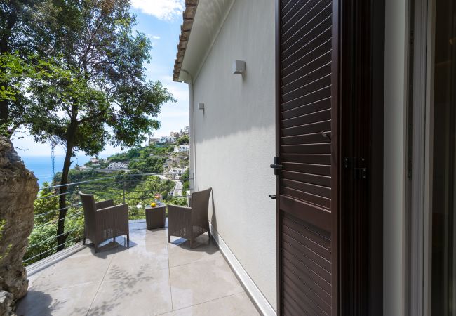 Villa in Amalfi - Villa Donna Rachele - Sea view Jacuzzi and Free Parking Villa in Amalfi - Villa Donna Rachele - Sea view Jacuzzi and Free Parking