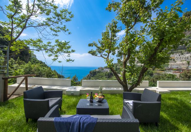 Villa in Amalfi - Villa Donna Rachele - Sea view Jacuzzi and Free Parking Villa in Amalfi - Villa Donna Rachele - Sea view Jacuzzi and Free Parking